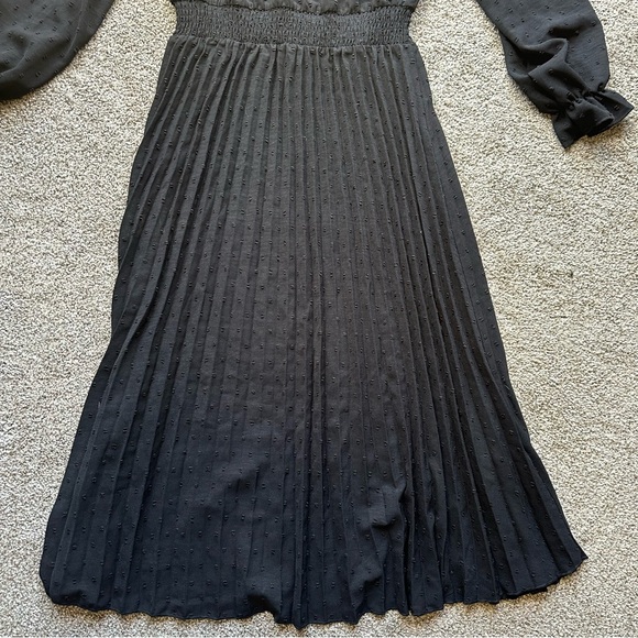 Long Sleeve V Neck Swiss Dot Pleated A Line Flowy Black Dress Wedding Formal - Picture 7 of 10